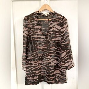 Jenny Han 100% silk rose colored zebra striped blouse Medium tie string keyhole